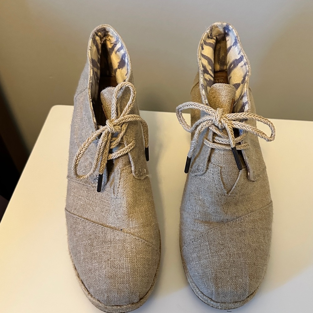 Tom’s espadrille wedge booties